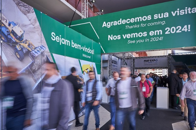 2024 São Paulo, Brasil exposição de máquinas de construção e máquinas de mineração